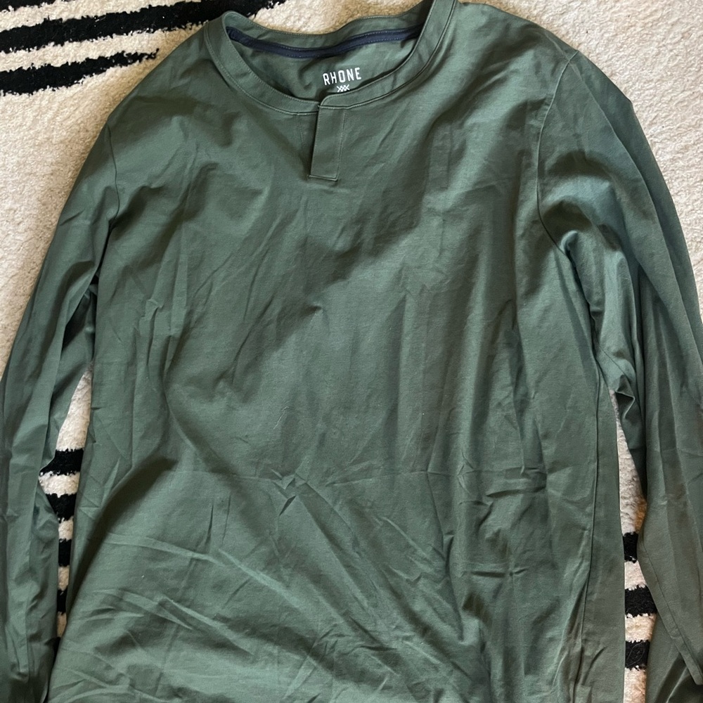 Rhône Henley like new